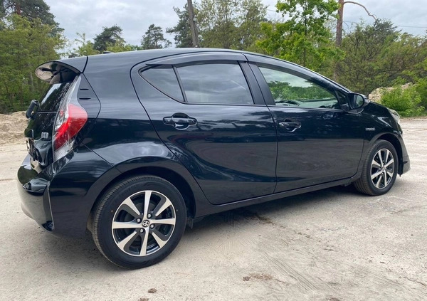 Toyota Prius cena 52999 przebieg: 69000, rok produkcji 2019 z Warszawa małe 562
